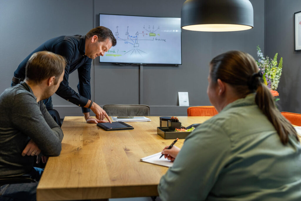 Liever niet aan het hoofd van de tafel